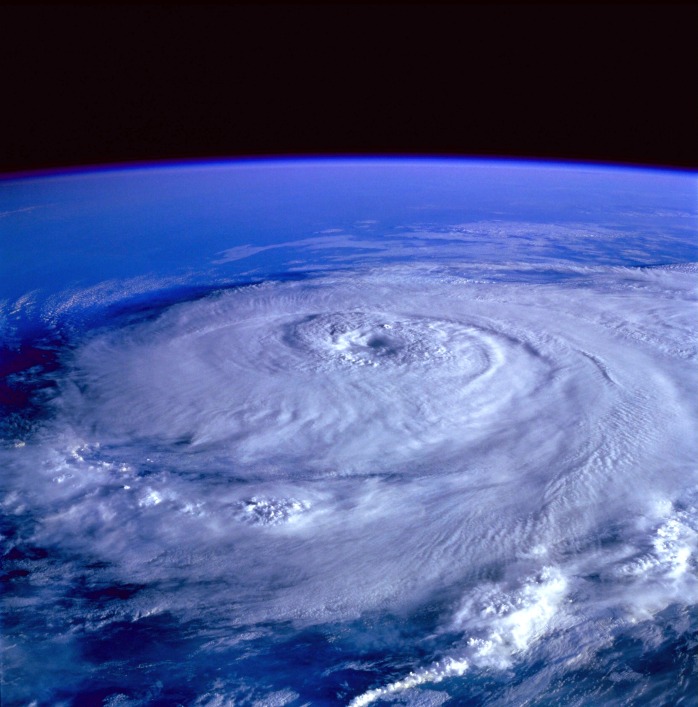 hurricane-earth-satellite-tracking-71116
